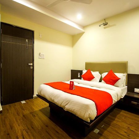 New Rajdhani Hotel Вадодара Екстериор снимка
