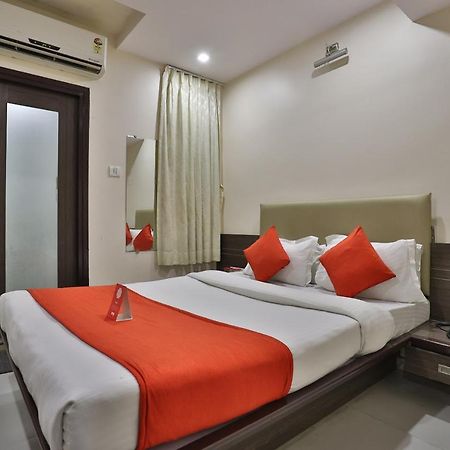 New Rajdhani Hotel Вадодара Екстериор снимка