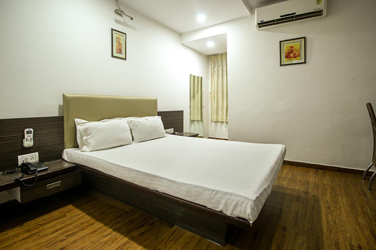 New Rajdhani Hotel Вадодара Екстериор снимка
