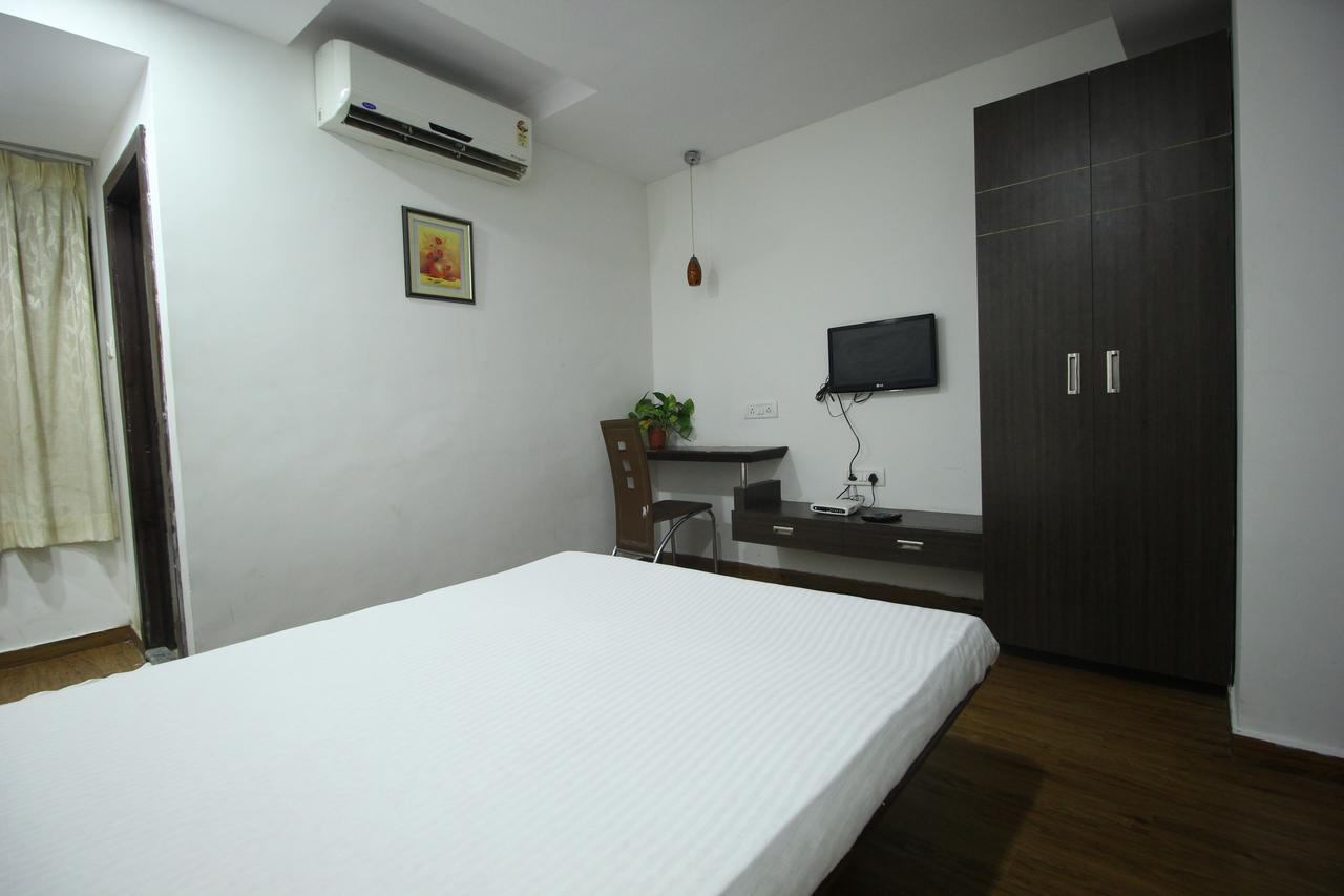 New Rajdhani Hotel Вадодара Екстериор снимка