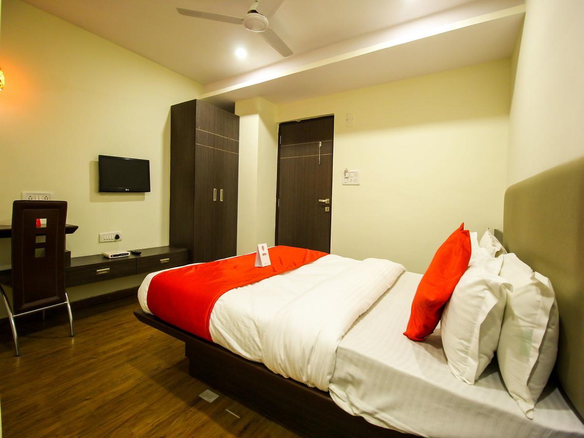 New Rajdhani Hotel Вадодара Екстериор снимка