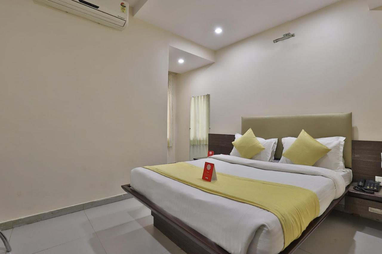 New Rajdhani Hotel Вадодара Екстериор снимка