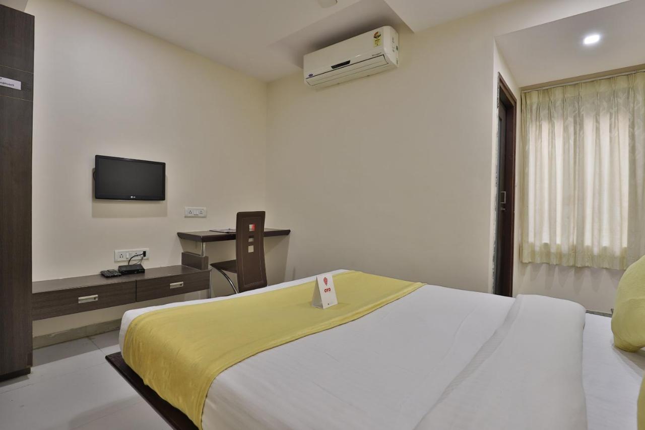 New Rajdhani Hotel Вадодара Екстериор снимка